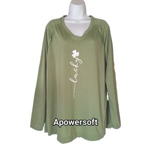 Green Shamrock Graphic Tee